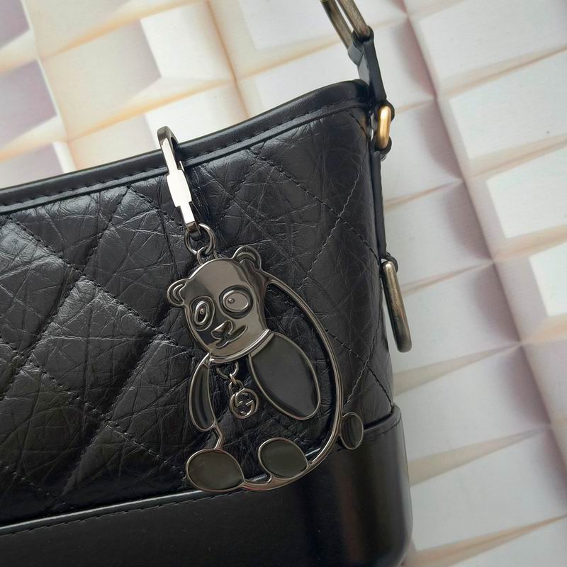 Gucci keyring 02